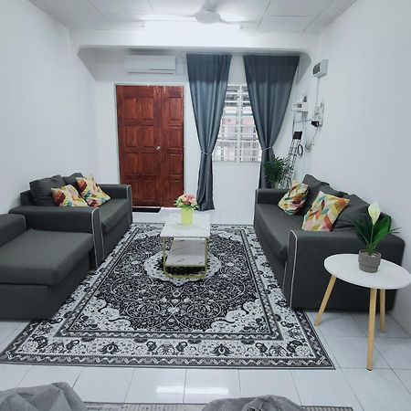 Casa Aira Cozy & Comfy Home Kampong Kepayang Esterno foto